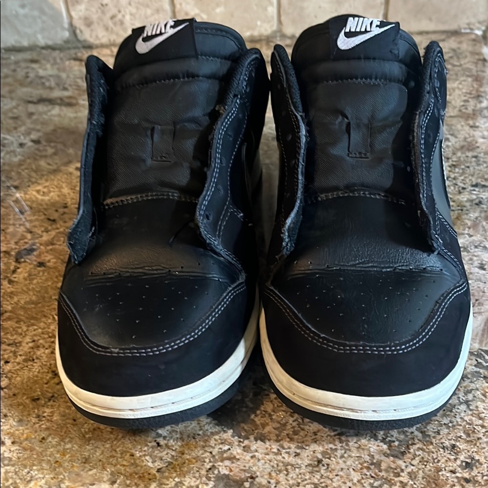 Nike Men's Black and Silver Low-Top Sneakers - Picture 2 of 4
